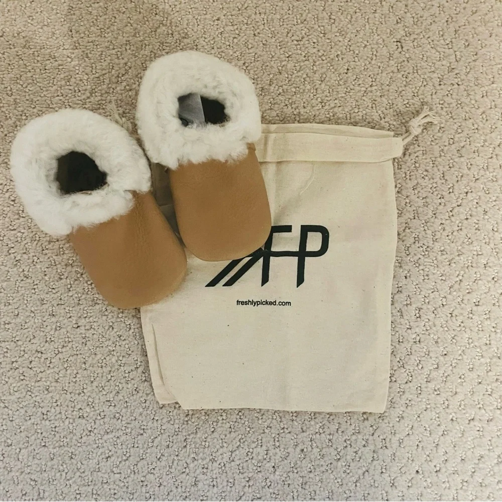 Freshly Picked Mocassin Weathered Brown Shearling